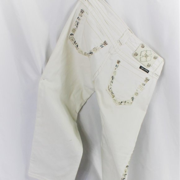 Miss Me Denim - Miss Me Cuffed White Capri, Size 29